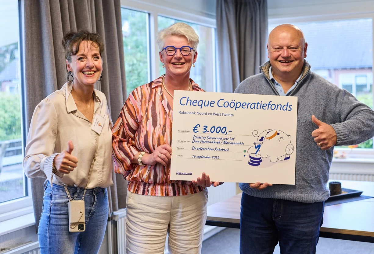 20250916 uitreiking Rabocheque dorpsraad (3)-smaller